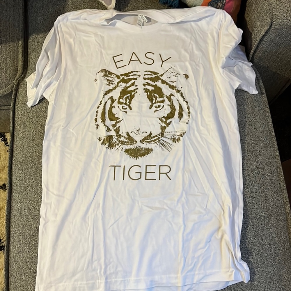 Easy Tiger tshirt size L gameday outfit